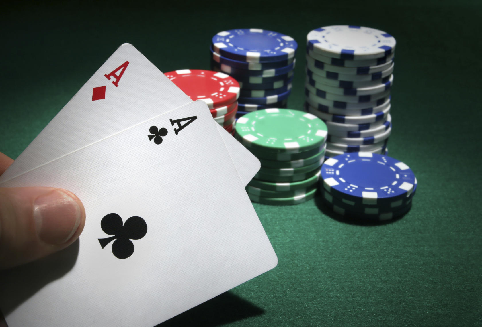 how to play casino holdem